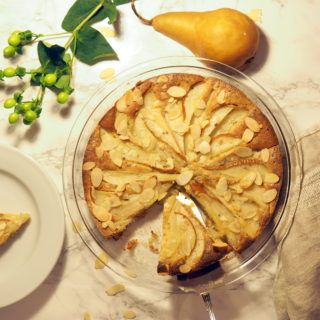 Flourless pear, almond and cardamom cake - gluten-free and dairy-free