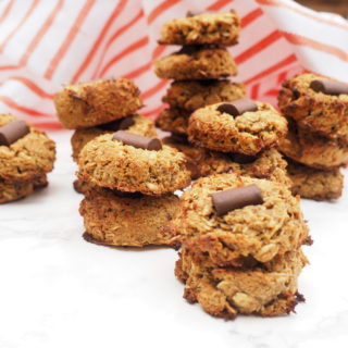 These ginger molasses banana breakfast cookies will have you and your family skipping out the door and all the way until snack time! Made with wholesome oats, almond flour, coconuts, molasses, ginger, and of course bananas, they are also dairy-free, peanut-free, and gluten-free. Enjoy!