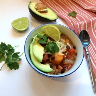 vegan, gluten-free slow cooker black bean, sweet potato, and quinoa chili--perfect for cool days and leftover lunches
