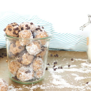 These delicious doughy-nut pulp bites are made from the pulp that is leftover after you make nut milk. Leftover pulp from almond milk or hazelnut milk makes for an especially tasty combination. These little bites are perfect as a snack or healthy treat. Gluten-free, vegan, and no added sugar. Kid-approved. From halsanutrition.com