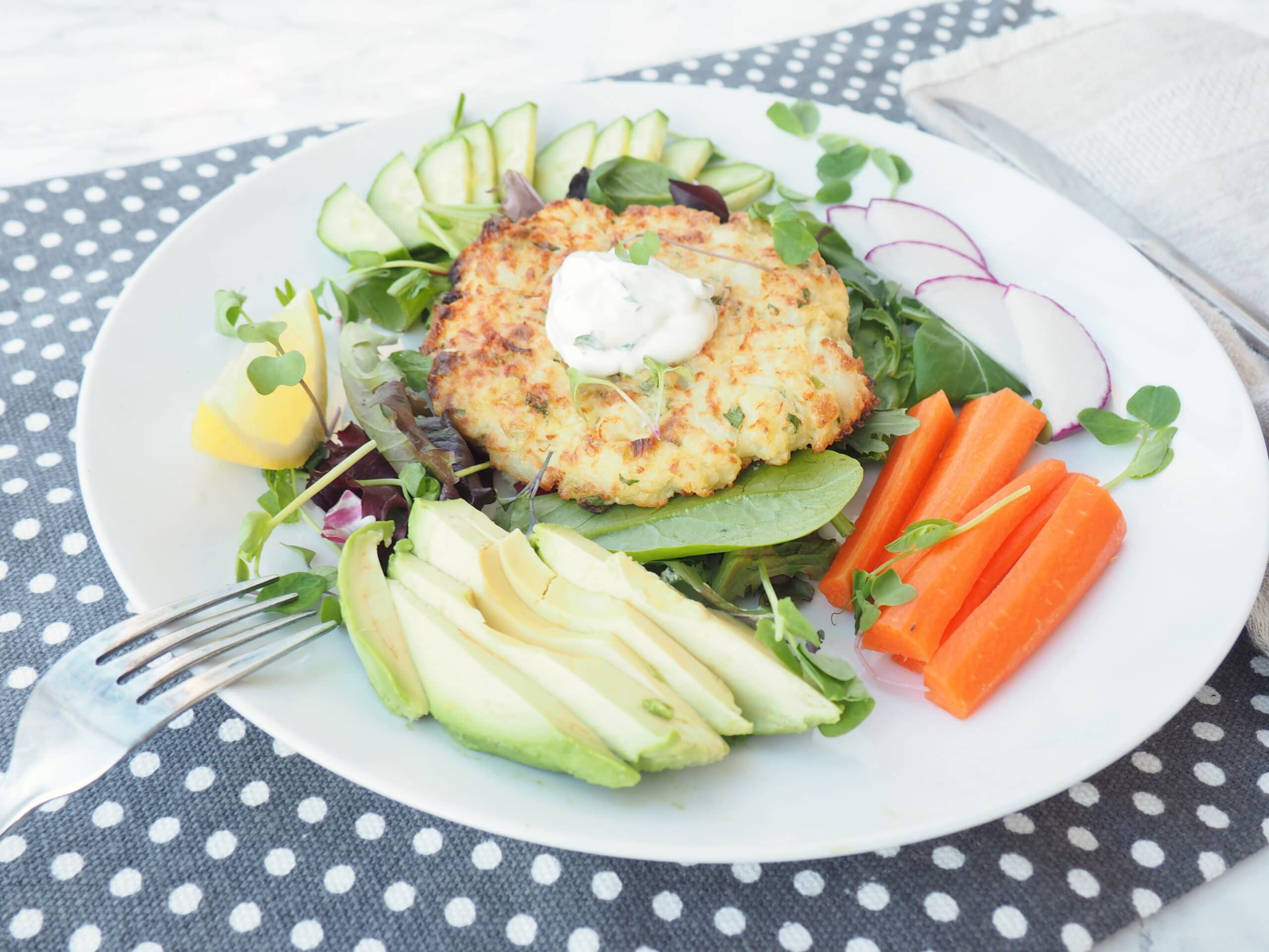 These cod cakes were inspired by my Swedish cooking mom after she suggested I make them. Cod cakes may not be as popular here in the US as crab cakes, but in my opinion, they should be. You can, of course, use any fish, but cod and other similar white fish such as haddock and hake, tend to work really well.