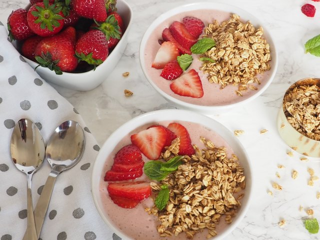 This good morning smoothie bowl with granola is a fun, healthy, and delicious way to start your family's morning! The smoothie is simple to make with kefir, vanilla skyr, frozen fruit, and chia seeds.