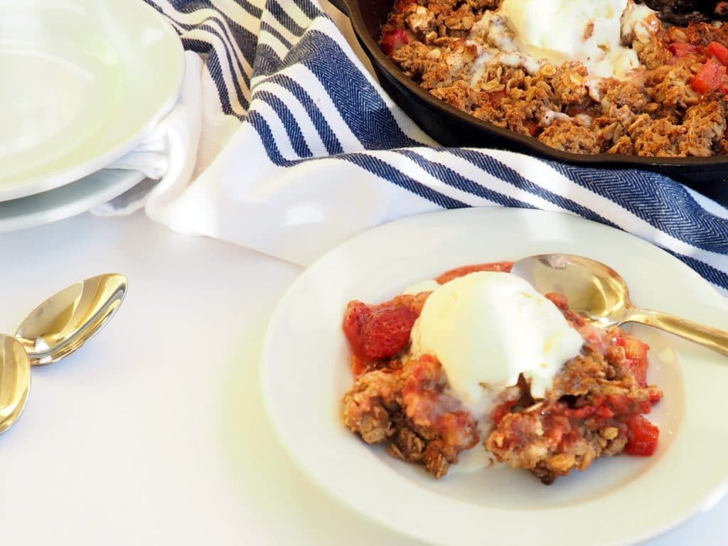 This delicious strawberry rhubarb crisp is lower in sugar than most rhubarb crisps or crumbles. It's also gluten-free, vegan, and totally family-friendly, making for some serious joyful, blissful eating. Enjoy! from halsanutrition.com