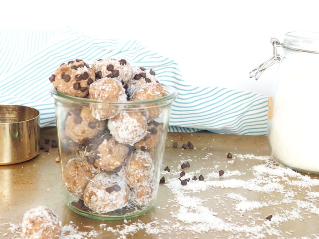 These delicious cookie dough nut pulp bites are made from the pulp that is leftover after you make nut milk. Leftover pulp from almond milk or hazelnut milk makes for an especially tasty combination. These little bites are perfect as a snack or healthy treat. Gluten-free, vegan, and no added sugar. Kid-approved. From halsanutrition.com