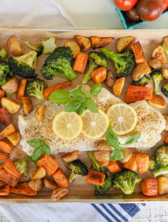 This sheet pan cod and veggie dinner makes weeknight seafood eating a breeze. Fresh cod pairs deliciously with roasted potatoes and broccoli. Add a side salad if you want some extra veggies and some Swedish rye crispbread with cheese or hummus if you have hungry, growing kids!
