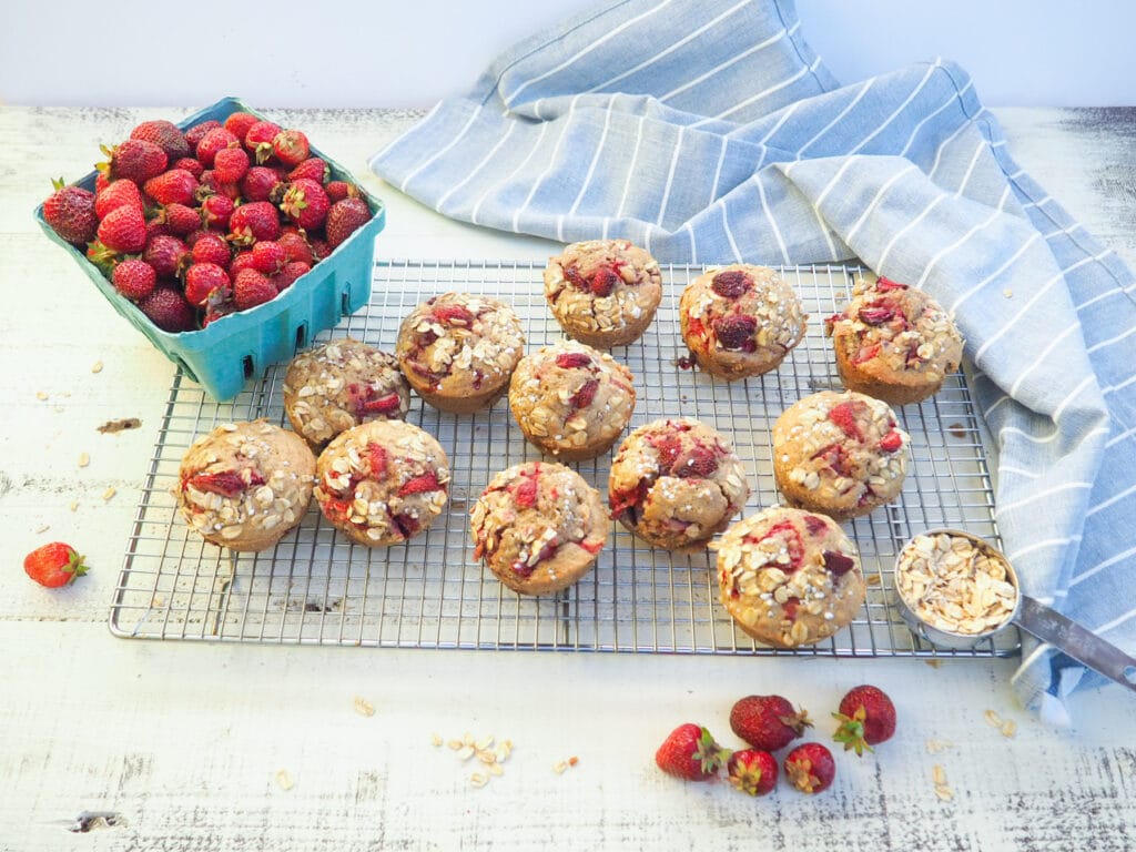 Oat Muffins with Strawberries