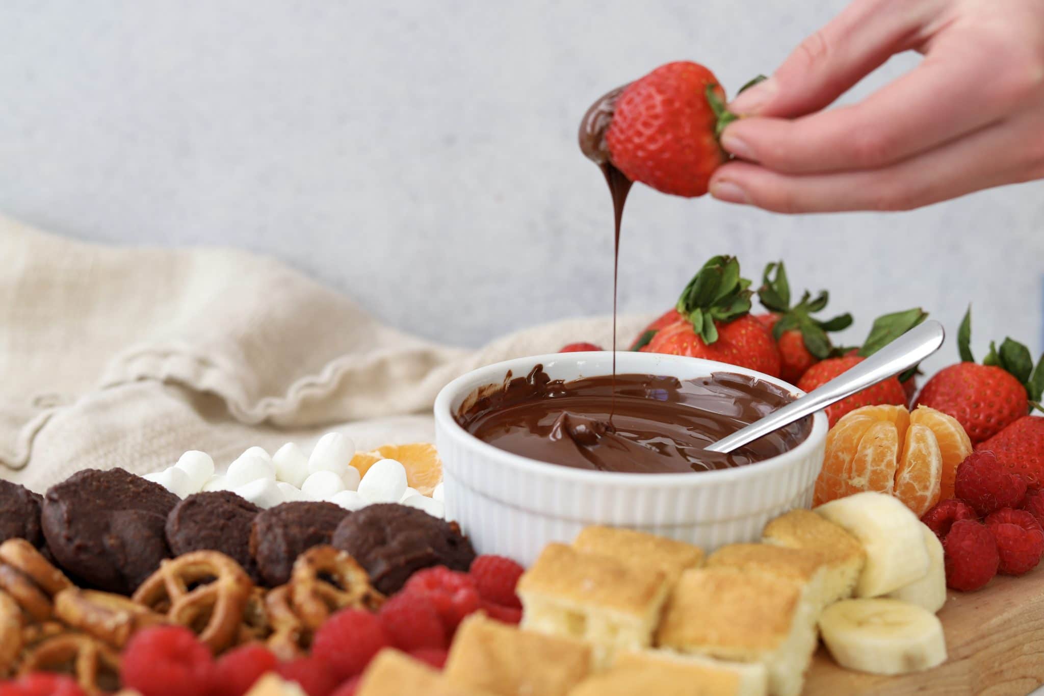 Simple Chocolate Fondue Snack or Dessert Board Hälsa Nutrition