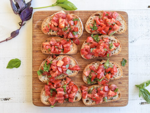 Authentic Crostini: Tomato Basil Bruschetta and More - Hälsa Nutrition